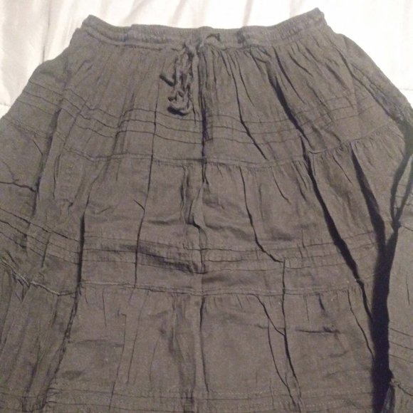 Jane Ashley Dresses & Skirts - 🎉B3G1 Jane Ashley L Black Flowy Midi Skirt